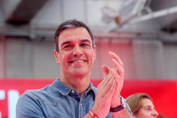 Archivo - El presidente del Gobierno, Pedro Sánchez, en un mitin del PSOE