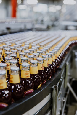 Archivo - Botellas de La Casera en la fábrica de Suntory Beverage & Food Spain