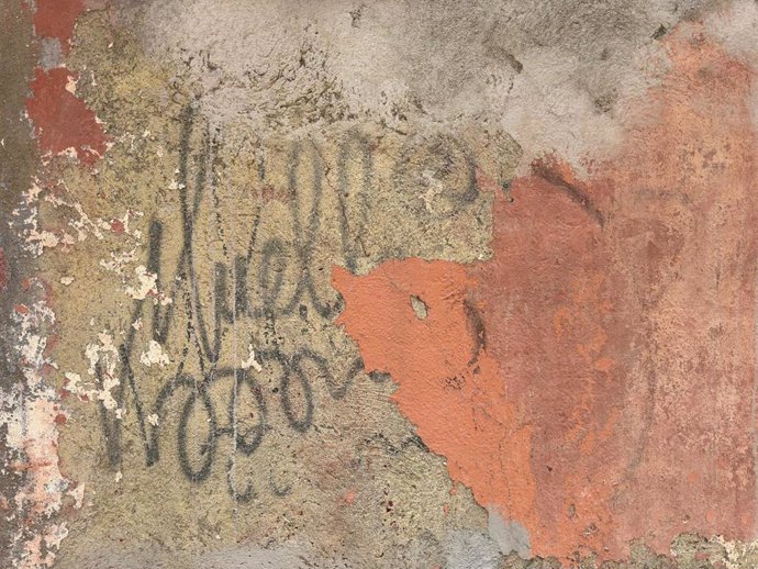 Archivo - Aparece una firma del mítico Muelle en la Cava Alta esquina con calle Toledo