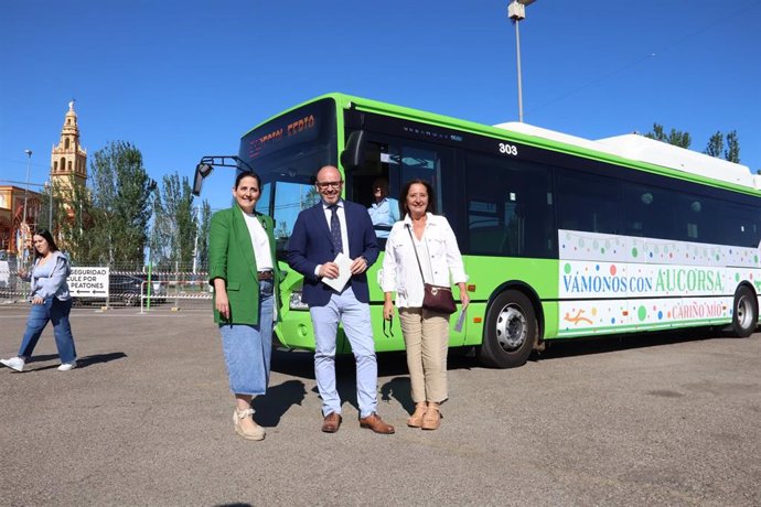 El Ayuntamiento y la Junta presentan el refuerzo de líneas de autobús por la Feria de Córdoba.