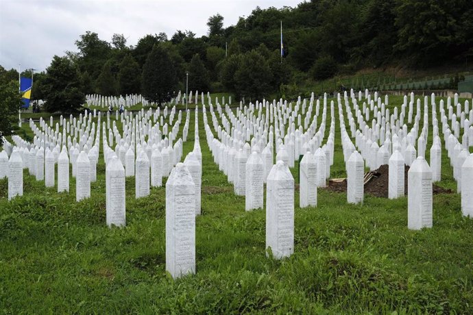 Archivo - Monumento a los fallecidos por el genocidio de Srebrenica 