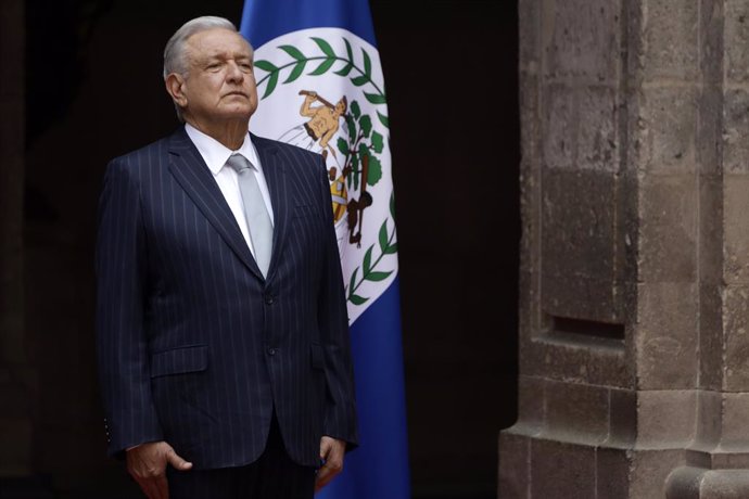 Mexico's President, Andres Manuel Lopez Obrador, during the welcoming ceremony of the working visit of the Prime Minister of Belize, Juan Antonio Briseño, in the Patio Honor in the National Palace.