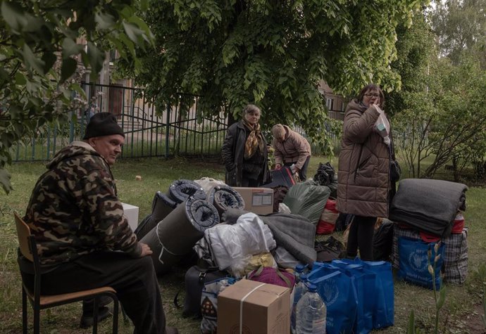 Evacuación de civiles en Járkov.