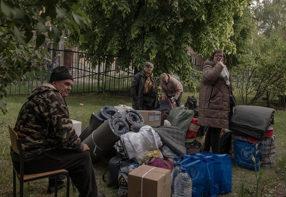 Evacuación de civiles en Járkov.