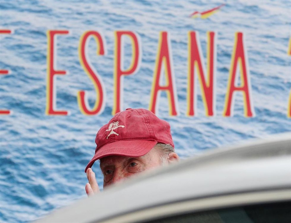 Archivo - El Rey emérito Juan Carlos I clausura la 3 Regata del IV Circuito Copa de España 2022 de la clase 6 Metros a 22 de mayo de 2022, en Sanxenxo, Pontevedra