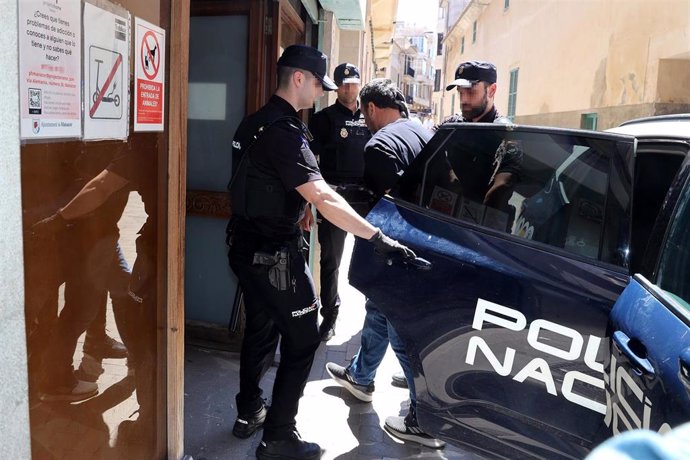 Llegada del autor del crimen al Juzgado de Instrucción número 6, a 9 de mayo de 2024, en Manacor, Mallorca, Islas Baleares (España).