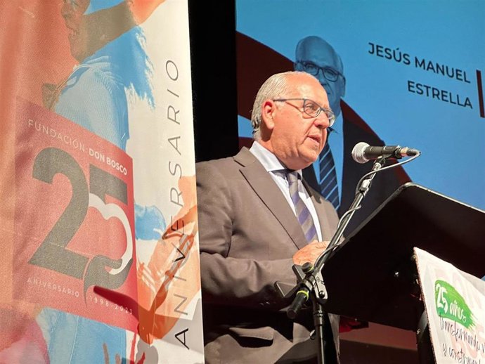 El delegado del Gobierno de la Junta de Andalucía, Jesús Estrella, durante el acto de celebración del 25º aniversario de la Fundación Don Bosco en Jaén.