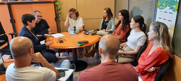 La consejera de Medio Natural, Sostenibilidad y Seguridad y Emergencias del Cabildo de Tenerife, Blanca Pérez, se reúne con la alcaldesa de Buenavista del Norte, Eva García