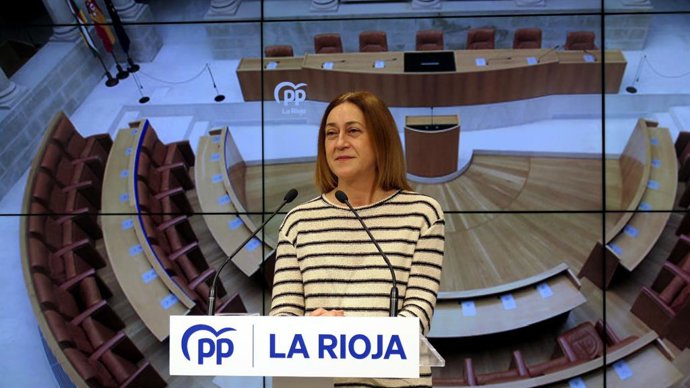 La portavoz adjunta del Grupo Parlamentario Popular, Begoña Martínez Arregui, en comparecencia de prensa