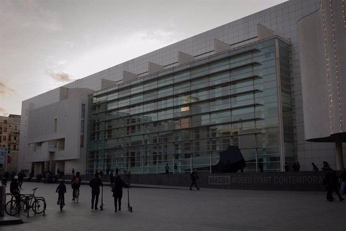 Archivo - Plaza del Museu d'Art Contemporani de Barcelona (Macba), donde se harán las obras de ampliación del museo.a).