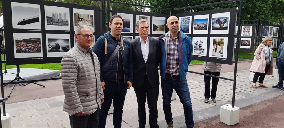 Asís Canales y Juan Yuste en la exposición.