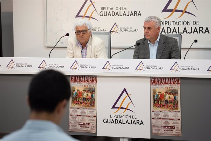 El presidente de la Diputación de Guadalajara, José Luis Sáez, y el presidente deL Citar, Pedro Alonso Marañón.