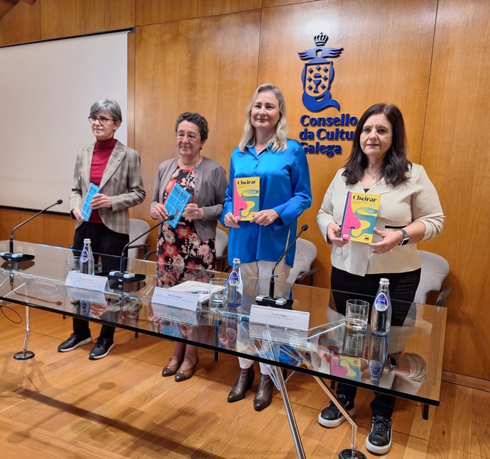 Presentación de los dos primeros volúmenres, 'Cheirar' y 'Bechos' de la colección 'Mentes Curiosas - Curiosas Mentes' del CSIC, en Santiago