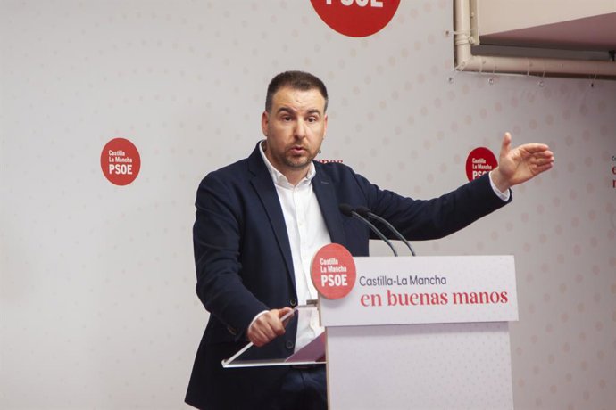 El portavoz de Empleo y Agricultura del PSOE en las Cortes de C-LM, Antonio Sánchez Requena.