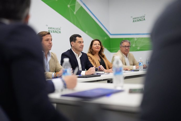 El presidente del PP andaluz y de la Junta, Juanma Moreno, ha presidido eswte miércoles en Sevilla la reunión del Comité Electoral del PP-A para las elecciones europeas