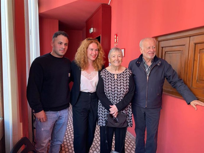 El Teatro Talia de Valncia acoge una "cruda" y "descarnada" 'Reina de la Belleza" para reflexionar sobre la soledad y las relaciones familiares.