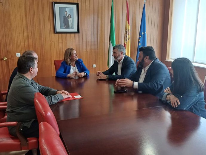 Encuentro entre la subdelegada de Gobierno en Córdoba, Ana López, y los secretarios generales de UGT Andalucía y Córdoba, Oskar Martín y Vicente Palomares.