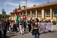 La Universidad de Granada abordará la revisión de relaciones con Israel mientras prosigue la acampada solidaria