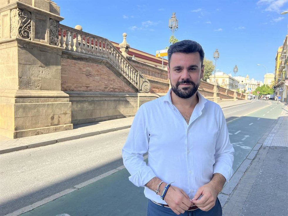 Archivo - El secretario general del PP de Sevilla, José Ricardo García.