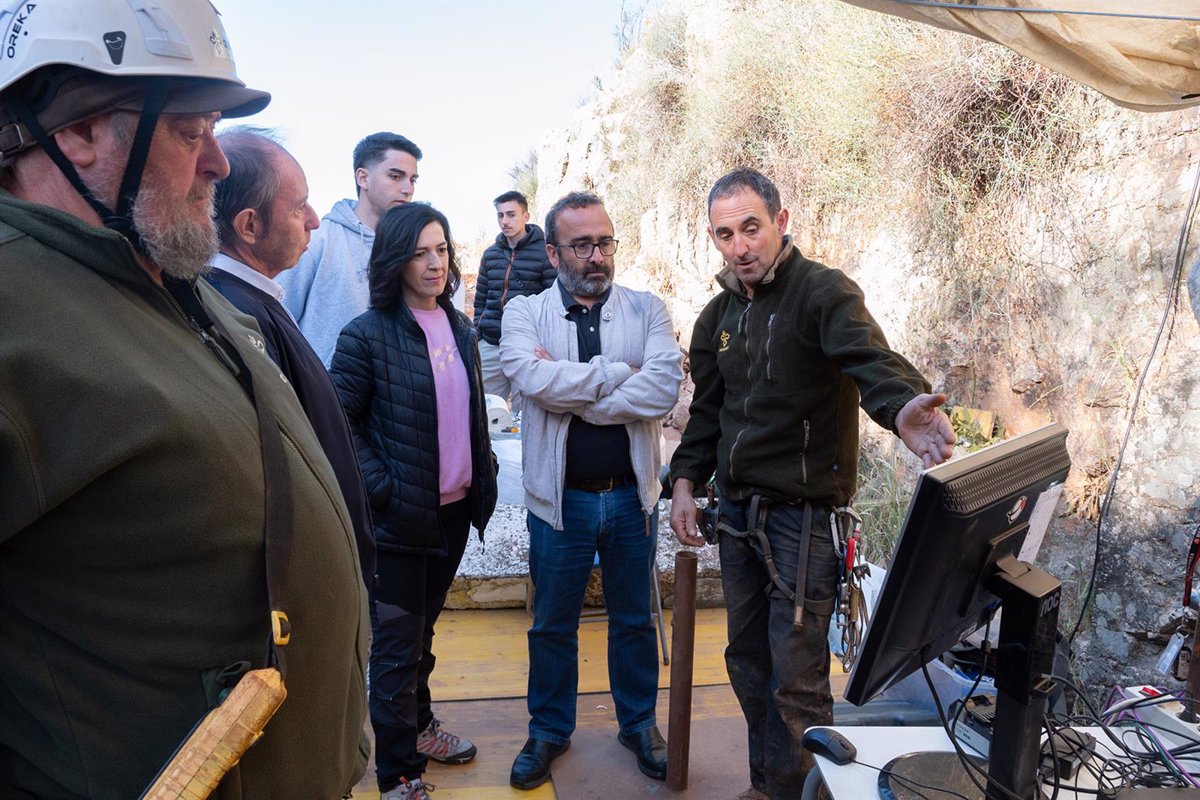 Morales reafirma en su visita a la mina La Paloma de Zarza la Mayor el compromiso en  buscar la verdad y la reparación 