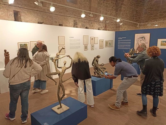 Visitantes en el Museo de Terrassa (Barcelona).