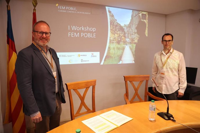 La Diputació de València reuneix a Chulilla a 30 empreses i agències de viatges per a avançar contra la despoblació mitjançant el turisme