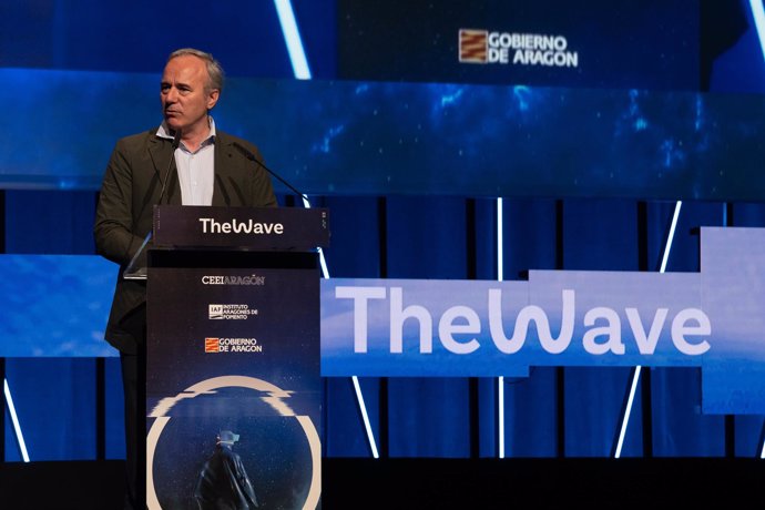 El presidente del Gobierno de Aragón, Jorge Azcón, ha intervenido en el congreso 'The Wave'.