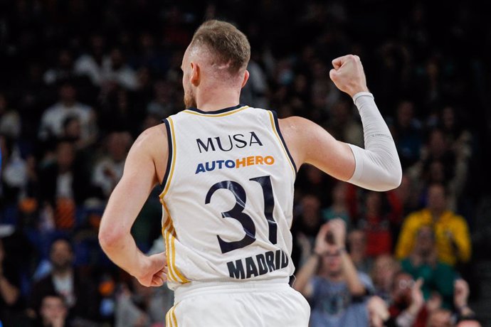 Archivo - Dzanan Musa of Real Madrid celebrates during Turkish Airlines Euroleague basketball match between Real Madrid and Anadolu Efes Istanbul at Wizink Center on January 5, 2024,  in Madrid, Spain.