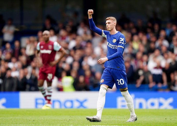 05 May 2024, United Kingdom, London: Chelsea's Cole Palmer celebrates after scoring his side's first goal during the English Premier League soccer match between Chelsea and West Ham United at Stamford Bridge. Photo: Zac Goodwin/PA Wire/dpa