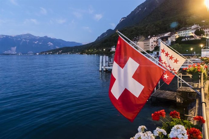 Archivo - Bandera de Suiza
