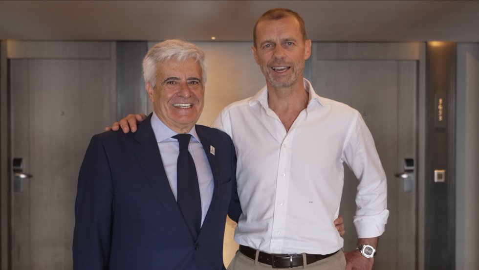 Pedro Rocha junto a Aleksander Ceferin