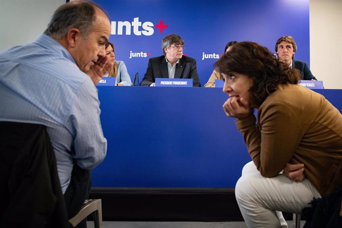 Puigdemont, Turull y Erra en una rueda de prensa en Perpignan (Francia)