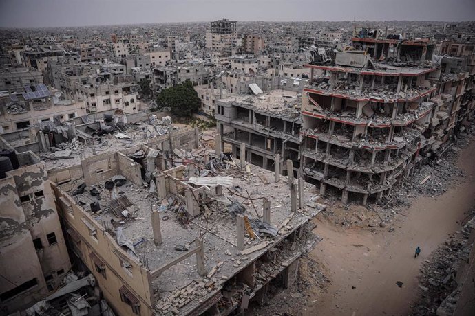 Edificios destruidos por los bombardeos ejecutados por el Ejército de Israel contra Jan Yunis en el marco de su ofensiva contra la Franja de Gaza (archivo)