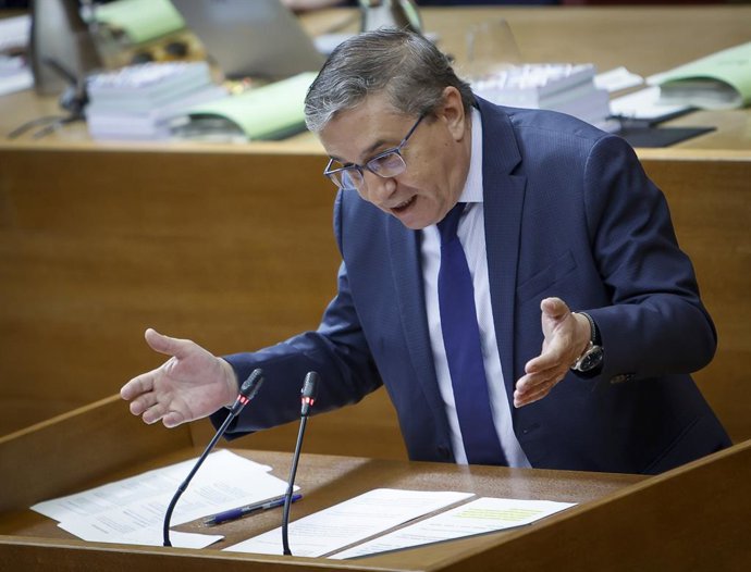 El conseller José Antonio Rovira en Els Corts