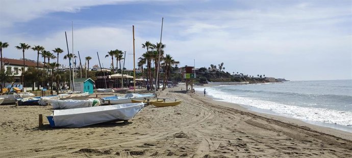 Archivo - Una imagen de archivo de una playa de la provincia de Málaga.