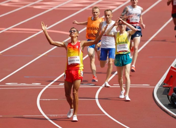 Archivo - Yassine Ouhdadi El Ataby tras ganar los 5000 metros en los Juegos Paralímpicos de Tokio