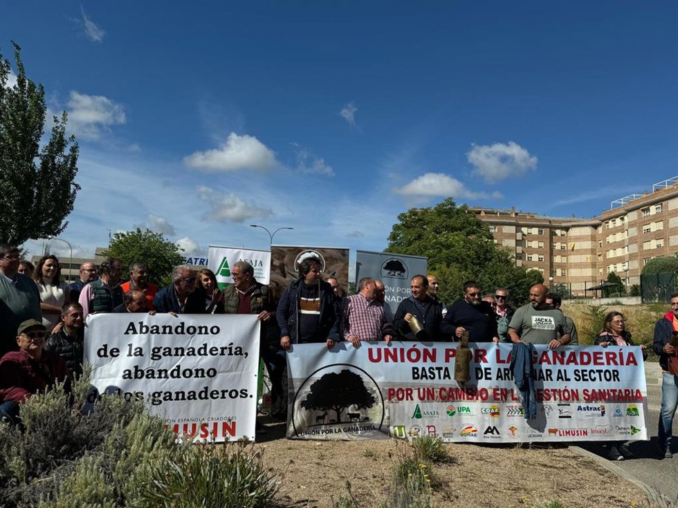 Protesta organziada por Asaja con motivo del Foro de la Ganadería Extensiva