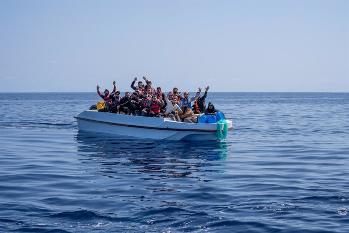 Archivo - March 16, 2024, Libyan Sar Zone, Libya: A fiber glass boat full of migrants intercepted in Libyan SAR zone. March 16, 2024, MSF vessel Geo Barents intercepted two small boats full of migrants navigating towards Europe in the Libyan SAR zone. The
