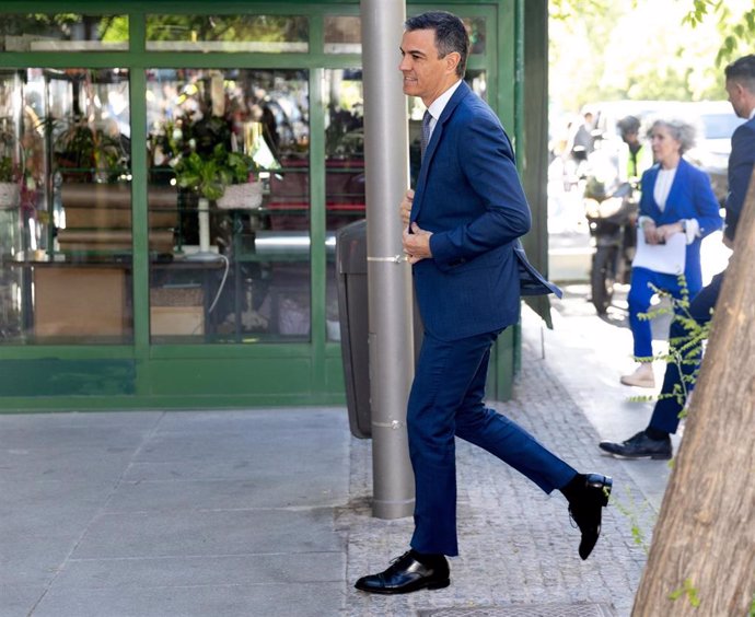 El presidente del Gobierno, Pedro Sánchez, a su llegada a la inauguración de la IV edición del foro ‘Fondos Europeos’, en el Auditorio El Beatriz, a 16 de mayo de 2024, en Madrid (España). La cuarta jornada del foro se desarrolla bajo el título: ‘Innovaci