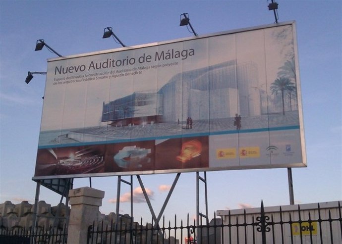 Archivo - Cartel del auduitorio en el puerto previsto málaga en una imagen de archivo 