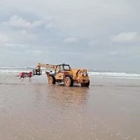 El Gobierno pide las diligencias del coche en la playa de Oyambre: "No puede quedar impune"