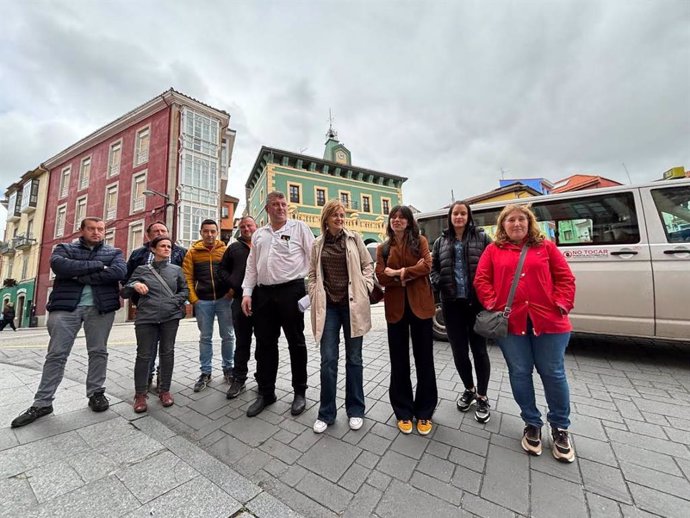 Covadonga Tomé, en el centro