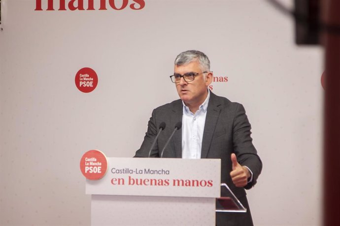 El presidente del Grupo Socialista en las Cortes de C-LM, Ángel Tomás Godoy.