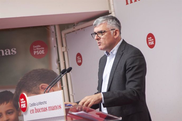 El presidente del Grupo Socialista en las Cortes de Castilla-La Mancha, Ángel Tomás Godoy.