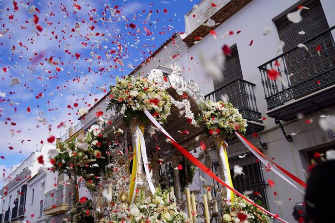 Salida de la Hermandad de Moguer.