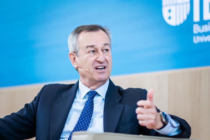 El conseller delegat de Banc Sabadell, César González-Bueno, durant el 19 Trobada de Banca organitzat per IESE i FTI Consulting.