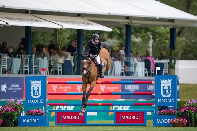 Eduardo Álvarez Aznar salta durante el Longines Global Champions Tour de Madrid de 2023