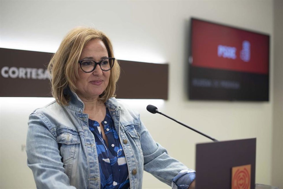 Archivo - La portavoz del PSOE Aragón, Mayte Pérez.