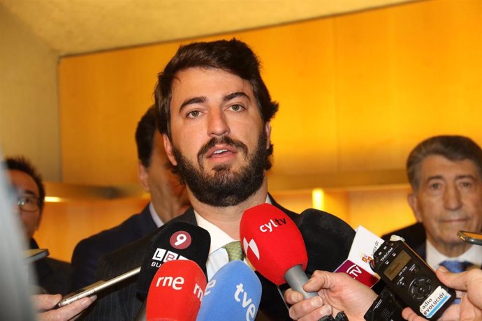 El vicepresidente de la Junta de Castilla y León, Juan García-Gallardo, en la gala de entrega de los premios FAE de Oro en Burgos