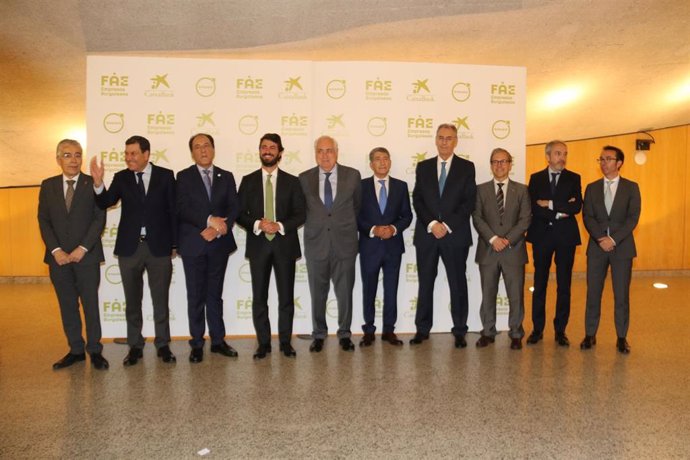 Foto de familia de los premios FAE de Oro en Burgos